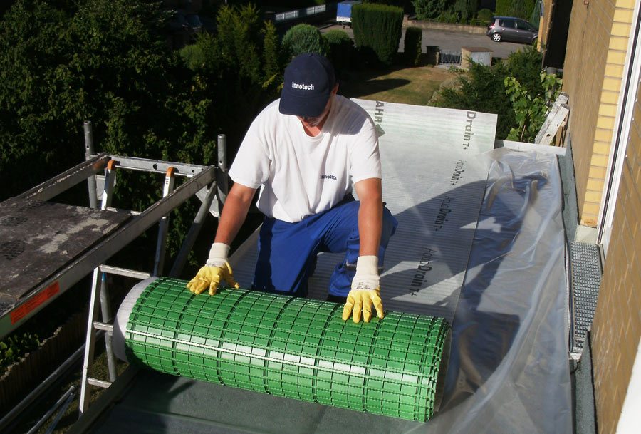 Ein professionelles Drainagesystem schützt wirksam vor Feuchtigkeit