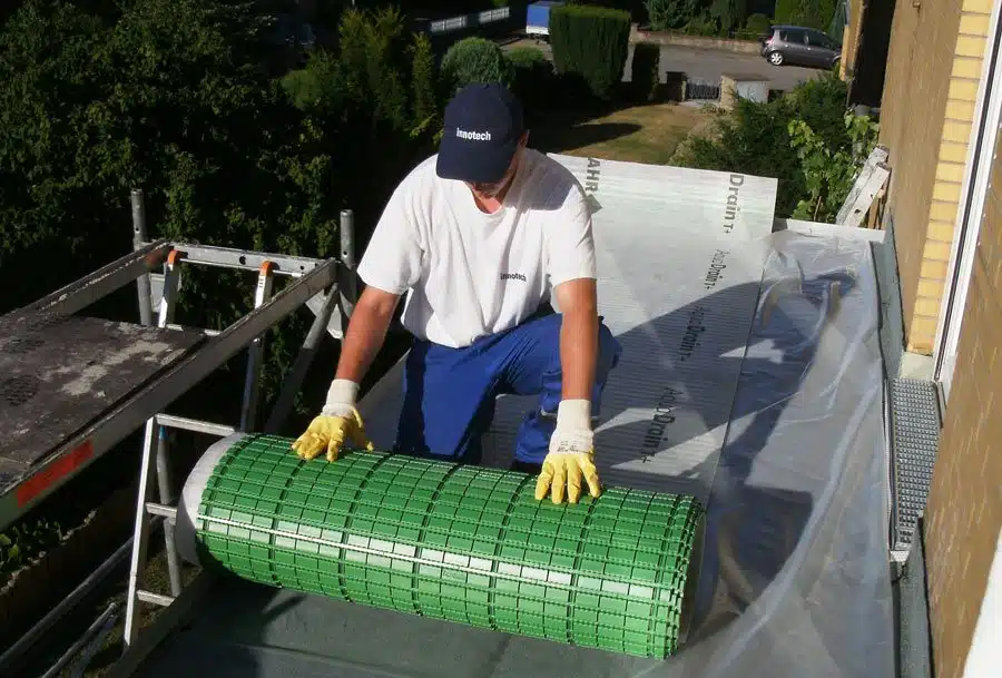 Ein professionelles Drainagesystem schützt wirksam vor Feuchtigkeit
